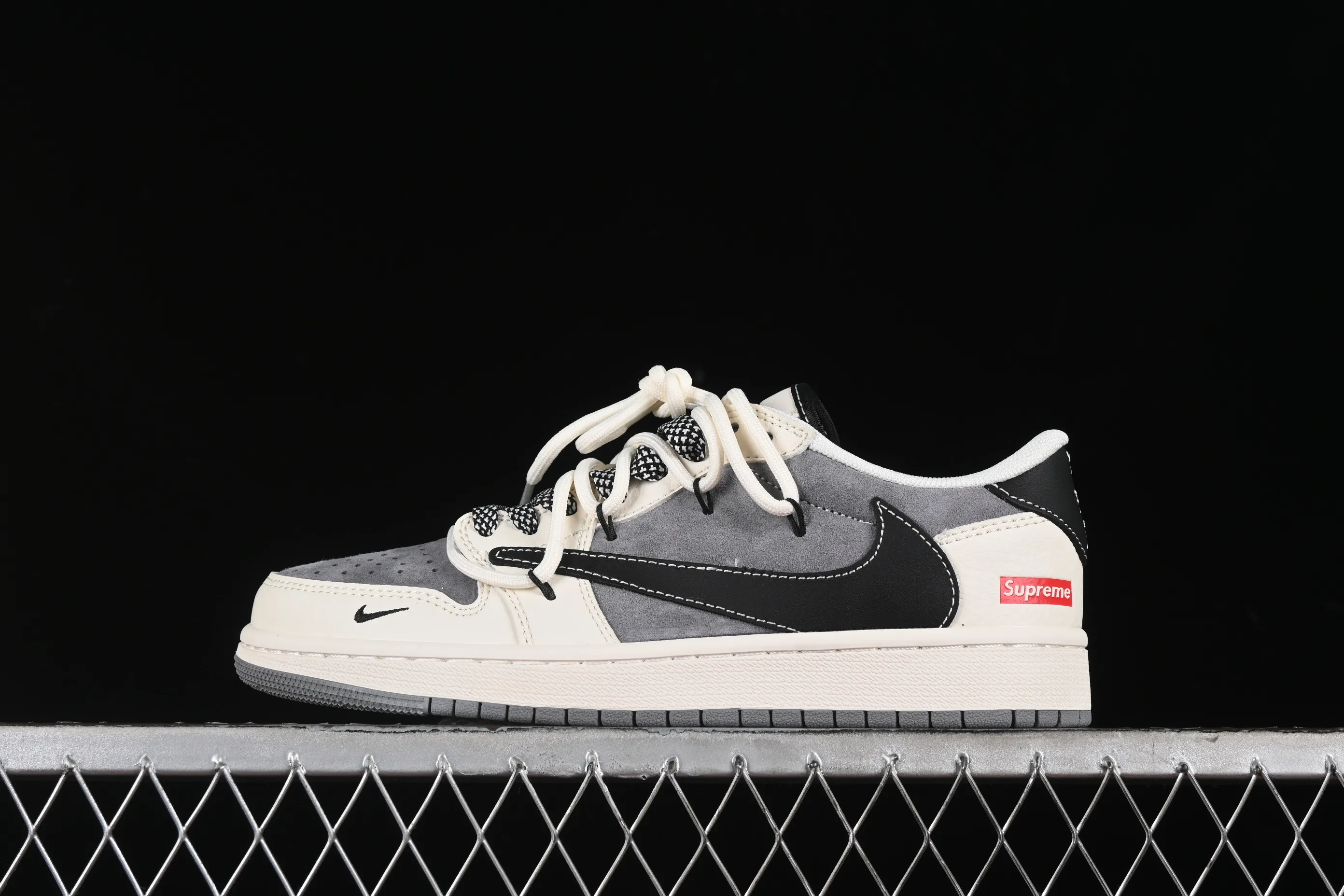 All categories Air Jordan Jordan series basketball shoes Air Jordan 1 Low High-end customized low-top sneakers Travis Scott x Fragment Design x Air Jordan 1 Low OG SP AJ1 Joe 1 Supreme joint-beige black drawstring low-top cultural casual sneakers SJ0086-132